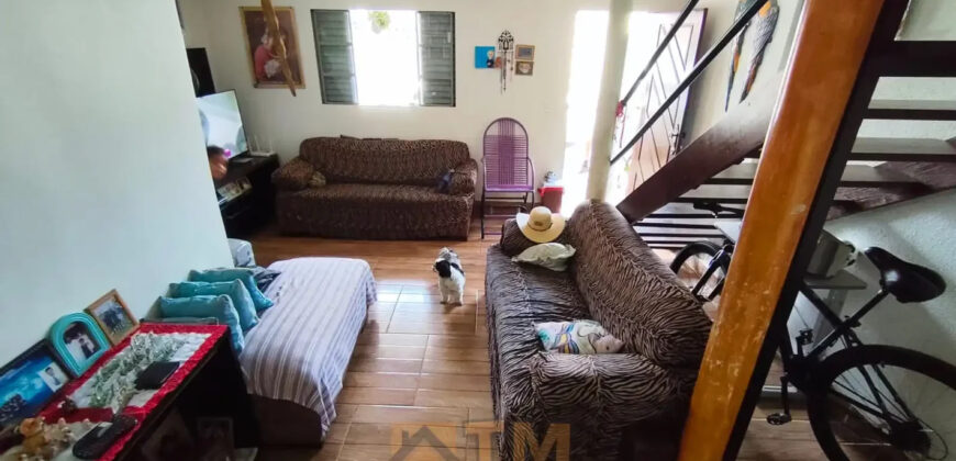 CASA NO BAIRRO CENTRO, PERTO DE PARADA DE ONIBUS E COMERCIO, EM SÃO SEBASTIÃO/DF .