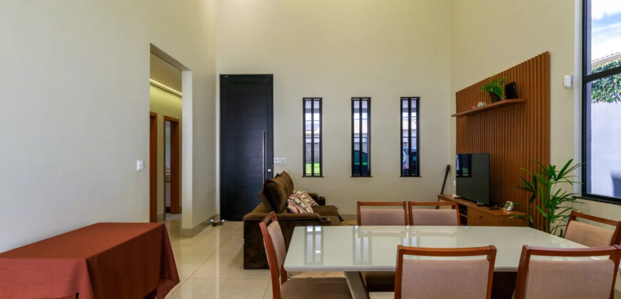 Casa Moderna à Venda no Jardim Botânico Encante-se com esta belíssima casa moderna, projetada para oferecer conforto, sofisticação e qualidade de vida em uma das regiões mais valorizadas do Jardim Botânico de Brasília.