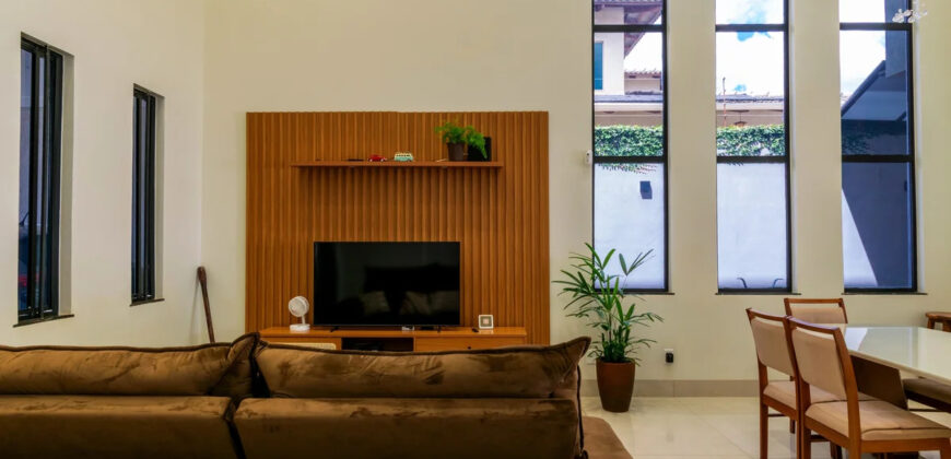 Casa Moderna à Venda no Jardim Botânico Encante-se com esta belíssima casa moderna, projetada para oferecer conforto, sofisticação e qualidade de vida em uma das regiões mais valorizadas do Jardim Botânico de Brasília.