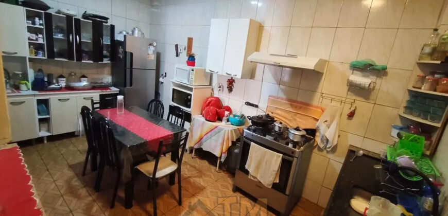 CASA NO BAIRRO CENTRO, PERTO DE PARADA DE ONIBUS E COMERCIO, EM SÃO SEBASTIÃO/DF .