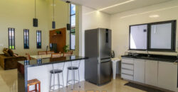 Casa Moderna à Venda no Jardim Botânico Encante-se com esta belíssima casa moderna, projetada para oferecer conforto, sofisticação e qualidade de vida em uma das regiões mais valorizadas do Jardim Botânico de Brasília.