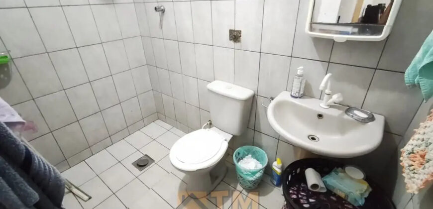 OPORTUNIDADE DE INVESTIR OU MORAR SÃO 2 CASAS MAIS UMA KIT NO MESMO LOTE, NO BAIRRO CENTRO, PERTO DO SUPERMERCADO SUPER BOM, EM SÃO SEBASTIÃO/DF.