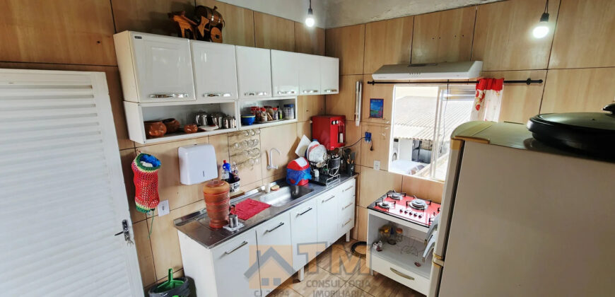 SOBRADO COM 2 QUARTOS, NO BAIRRO MORRO AZUL PERTO DE COMERCIO E PARADA DE ONIBUS, EM SÃO SEBASTIÃO/DF.