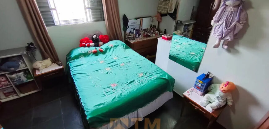 CASA NO BAIRRO CENTRO, PERTO DE PARADA DE ONIBUS E COMERCIO, EM SÃO SEBASTIÃO/DF .