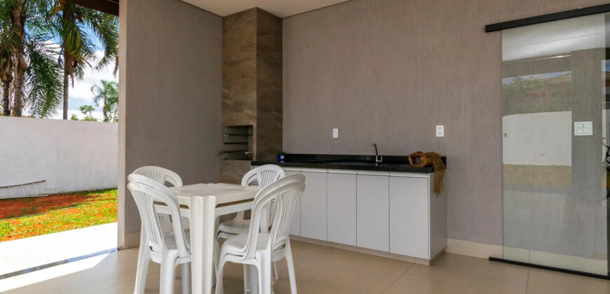 Casa Moderna à Venda no Jardim Botânico Encante-se com esta belíssima casa moderna, projetada para oferecer conforto, sofisticação e qualidade de vida em uma das regiões mais valorizadas do Jardim Botânico de Brasília.