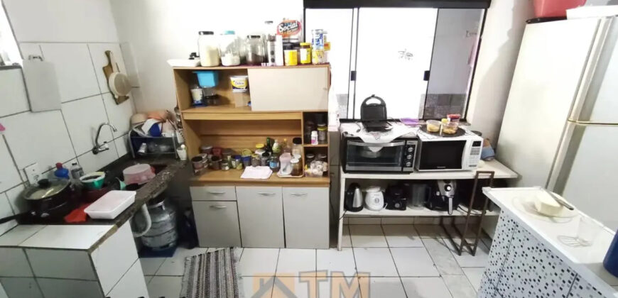 OPORTUNIDADE DE INVESTIR OU MORAR SÃO 2 CASAS MAIS UMA KIT NO MESMO LOTE, NO BAIRRO CENTRO, PERTO DO SUPERMERCADO SUPER BOM, EM SÃO SEBASTIÃO/DF.