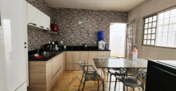 EXCELENTE CASA COM 3 QUARTOS, SUITE, NA LAJE, BAIRRO MORRO DA CRUZ, PERTO DO SUPERMERCADO CONQUISTA, EM SÃO SEBASTIÃO/DF.