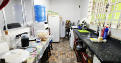 SOBRADO COM 2 QUARTOS, NO BAIRRO MORRO AZUL PERTO DE COMERCIO E PARADA DE ONIBUS, EM SÃO SEBASTIÃO/DF.