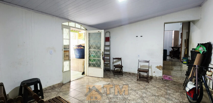 SOBRADO COM 2 QUARTOS, NO BAIRRO MORRO AZUL PERTO DE COMERCIO E PARADA DE ONIBUS, EM SÃO SEBASTIÃO/DF.