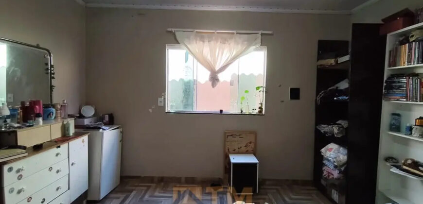 OPORTUNIDADE DE INVESTIR OU MORAR SÃO 2 CASAS MAIS UMA KIT NO MESMO LOTE, NO BAIRRO CENTRO, PERTO DO SUPERMERCADO SUPER BOM, EM SÃO SEBASTIÃO/DF.