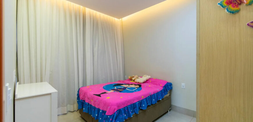 Casa Moderna à Venda no Jardim Botânico Encante-se com esta belíssima casa moderna, projetada para oferecer conforto, sofisticação e qualidade de vida em uma das regiões mais valorizadas do Jardim Botânico de Brasília.