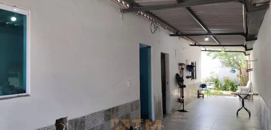 OPORTUNIDADE DE INVESTIR OU MORAR SÃO 2 CASAS MAIS UMA KIT NO MESMO LOTE, NO BAIRRO CENTRO, PERTO DO SUPERMERCADO SUPER BOM, EM SÃO SEBASTIÃO/DF.