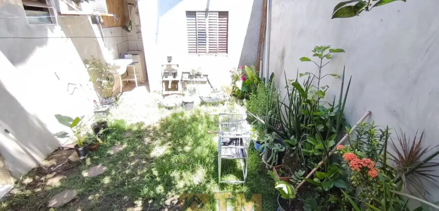 OPORTUNIDADE DE INVESTIR OU MORAR SÃO 2 CASAS MAIS UMA KIT NO MESMO LOTE, NO BAIRRO CENTRO, PERTO DO SUPERMERCADO SUPER BOM, EM SÃO SEBASTIÃO/DF.