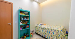 Casa Moderna à Venda no Jardim Botânico Encante-se com esta belíssima casa moderna, projetada para oferecer conforto, sofisticação e qualidade de vida em uma das regiões mais valorizadas do Jardim Botânico de Brasília.