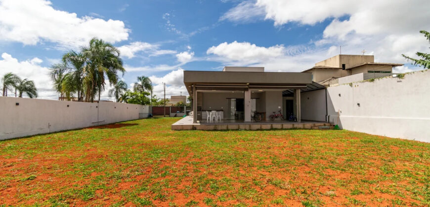 Casa Moderna à Venda no Jardim Botânico Encante-se com esta belíssima casa moderna, projetada para oferecer conforto, sofisticação e qualidade de vida em uma das regiões mais valorizadas do Jardim Botânico de Brasília.