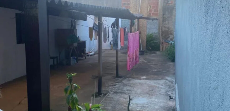 IMÓVEL COM 2 CASAS NO MESMO LOTE, NA RUA 25 DO BAIRRO SETOR TRADICIONAL, EM SÃO SEBASTIÃO/DF.
