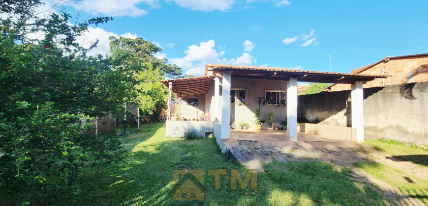 Excelente Casa com 3 Quartos, Suíte, mais uma kit nos fundos, lote vazado com 520 metros, São Sebastião /DF.