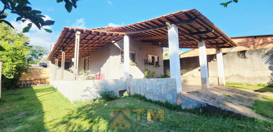 Excelente Casa com 3 Quartos, Suíte, mais uma kit nos fundos, lote vazado com 520 metros, São Sebastião /DF.