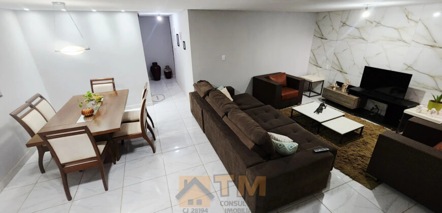 Maravilhoso Sobrado com 5 Quartos, sendo 1 Suíte, Armários Planejados, Piscina, Lotão com 270 metros, localizada no Bairro Morro da Cruz, há 20 metros da principal, em São Sebastião/DF.