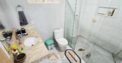 Maravilhoso Sobrado com 5 Quartos, sendo 1 Suíte, Armários Planejados, Piscina, Lotão com 270 metros, localizada no Bairro Morro da Cruz, há 20 metros da principal, em São Sebastião/DF.