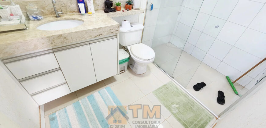 Maravilhoso Sobrado com 5 Quartos, sendo 1 Suíte, Armários Planejados, Piscina, Lotão com 270 metros, localizada no Bairro Morro da Cruz, há 20 metros da principal, em São Sebastião/DF.