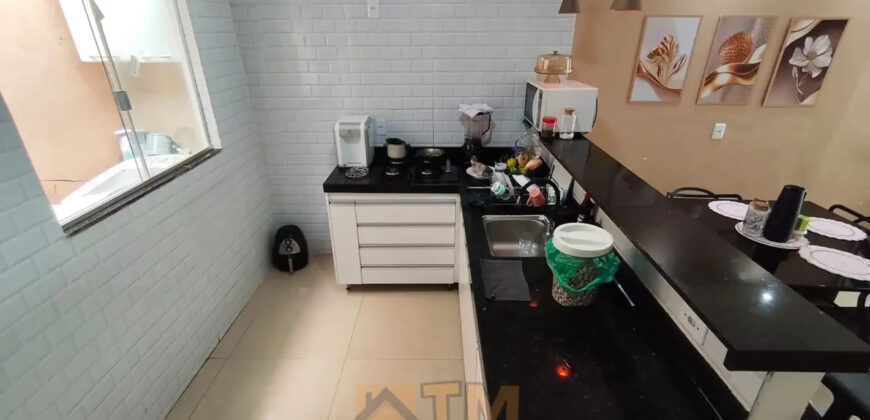 MARAVILHOSA Casa com 3 Quartos, no centro da cidade, em São Sebastião/DF. Perto de Parada de Onibus e Comercio.