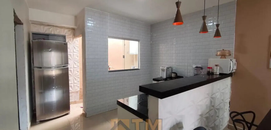 MARAVILHOSA Casa com 3 Quartos, no centro da cidade, em São Sebastião/DF. Perto de Parada de Onibus e Comercio.