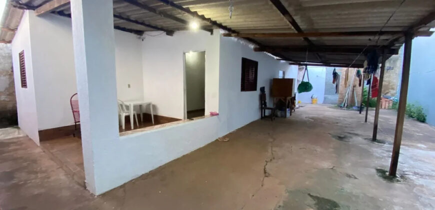 IMÓVEL COM 2 CASAS NO MESMO LOTE, NA RUA 25 DO BAIRRO SETOR TRADICIONAL, EM SÃO SEBASTIÃO/DF.