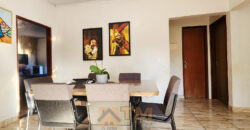 Excelente Casa com 3 Quartos, Suíte, mais uma kit nos fundos, lote vazado com 520 metros, São Sebastião /DF.