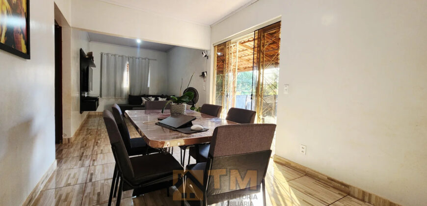 Excelente Casa com 3 Quartos, Suíte, mais uma kit nos fundos, lote vazado com 520 metros, São Sebastião /DF.