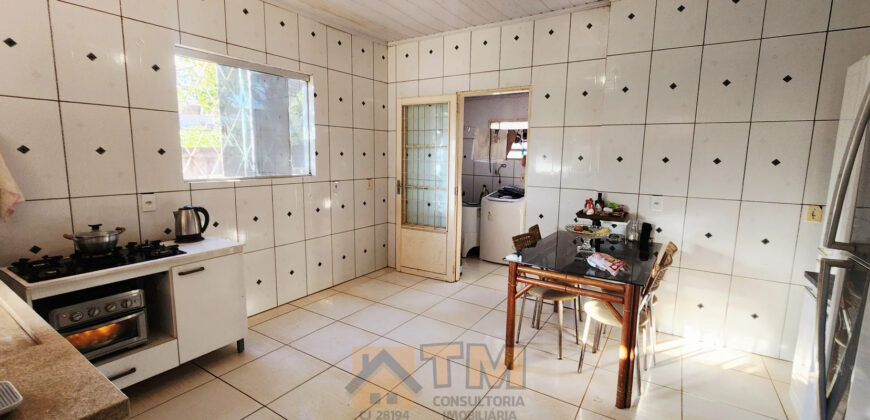 Excelente Casa com 3 Quartos, Suíte, mais uma kit nos fundos, lote vazado com 520 metros, São Sebastião /DF.