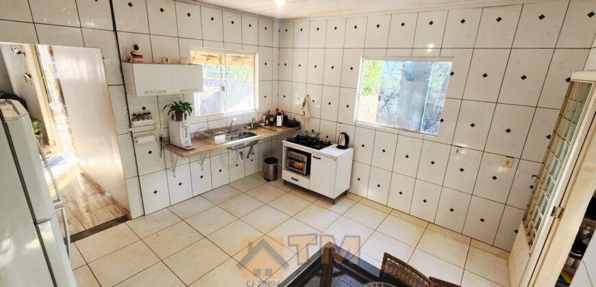 Excelente Casa com 3 Quartos, Suíte, mais uma kit nos fundos, lote vazado com 520 metros, São Sebastião /DF.