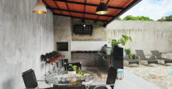 Maravilhoso Sobrado com 5 Quartos, sendo 1 Suíte, Armários Planejados, Piscina, Lotão com 270 metros, localizada no Bairro Morro da Cruz, há 20 metros da principal, em São Sebastião/DF.