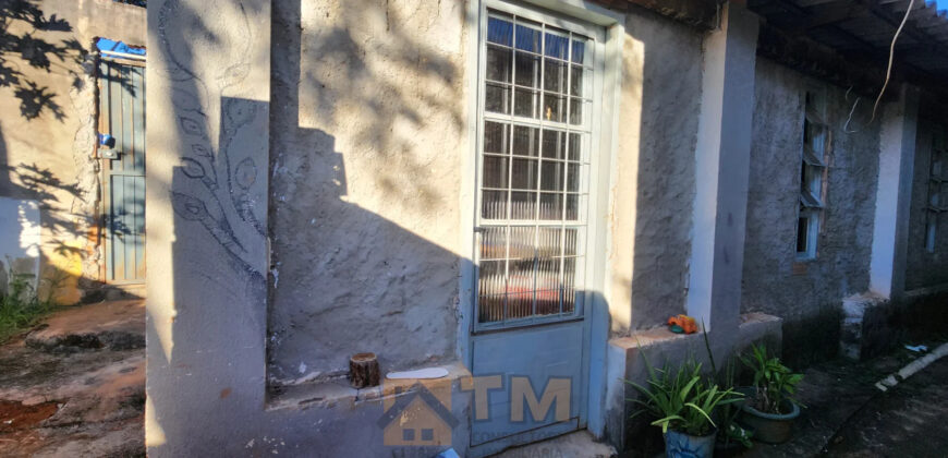 Excelente Casa com 3 Quartos, Suíte, mais uma kit nos fundos, lote vazado com 520 metros, São Sebastião /DF.