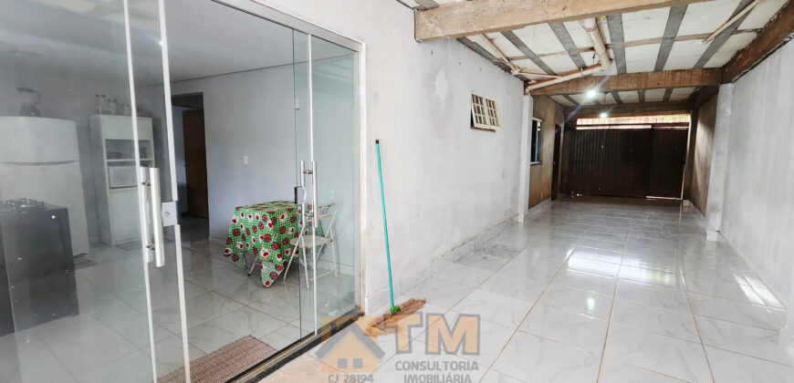 Maravilhoso Sobrado com 5 Quartos, sendo 1 Suíte, Armários Planejados, Piscina, Lotão com 270 metros, localizada no Bairro Morro da Cruz, há 20 metros da principal, em São Sebastião/DF.