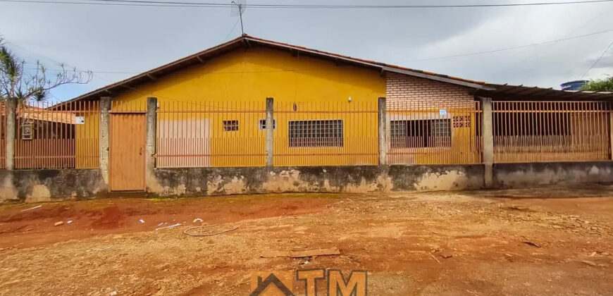 CASA COM 4 QUARTOS, NO BAIRRO MORRO DA CRUZ EM SÃO SEBASTIÃO DF. LOTE DE 400 METROS, PRÓXIMO A CHÁCARA DA ESCOLA MASTER.