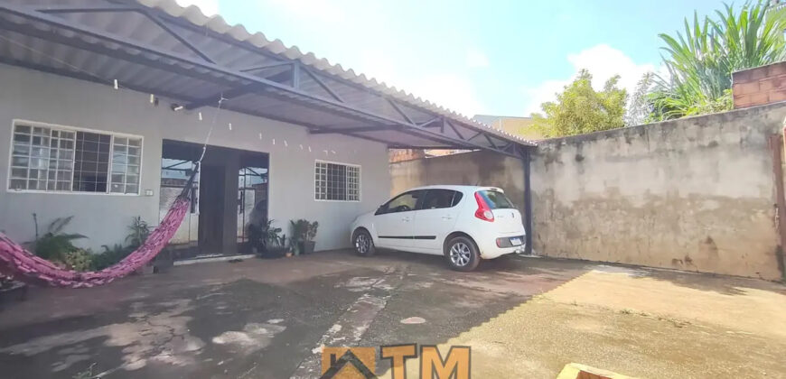 EXCELENTE CASA COM 2 QUARTOS, PROXIMO AO SUPER MERCADO CONQUISTA, E PARADA DE ONIBUS, NO BAIRRO MORRO DA CRUZ, EM SÃO SEBASTIÃO/DF.