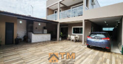 IMAGINE MORAR EM UMA CASA DE ALTO PADRÃO NO CONDOMÍNIO QUINTA DOS IPÊS, LOCALIZADO NO TRANQUILO BAIRRO JARDIM BOTÂNICO, EM BRASÍLIA. COM 3 DORMITÓRIOS, SENDO 2 SUÍTES, ESTE IMÓVEL COMBINA CONFORTO, PRATICIDADE E UM ESTILO DE VIDA SOFISTICADO, PERFEITO PARA QUEM BUSCA ESPAÇO E QUALIDADE DE VIDA PERTO DO OURO VERMELHO II.