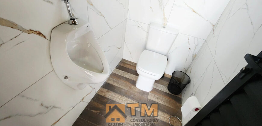 IMAGINE MORAR EM UMA CASA DE ALTO PADRÃO NO CONDOMÍNIO QUINTA DOS IPÊS, LOCALIZADO NO TRANQUILO BAIRRO JARDIM BOTÂNICO, EM BRASÍLIA. COM 3 DORMITÓRIOS, SENDO 2 SUÍTES, ESTE IMÓVEL COMBINA CONFORTO, PRATICIDADE E UM ESTILO DE VIDA SOFISTICADO, PERFEITO PARA QUEM BUSCA ESPAÇO E QUALIDADE DE VIDA PERTO DO OURO VERMELHO II.