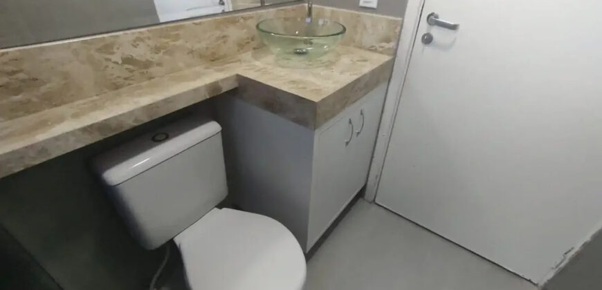 O CONDOMÍNIO JARDINS DAS ACÁCIAS POSSUI UMA EXCELENTE LOCALIZAÇÃO, PRÓXIMO A MERCADOS, FARMÁCIAS, POSTOS DE GASOLINA E PADARIAS, CONTA COM PORTARIA E RONDA 24HRS, E OFERECE CONFORTO E LAZER NOS PLAYGROUNDS PARA CRIANÇAS, CHURRASQUEIRA, QUADRA ESPORTIVA E SALA DE JOGOS.