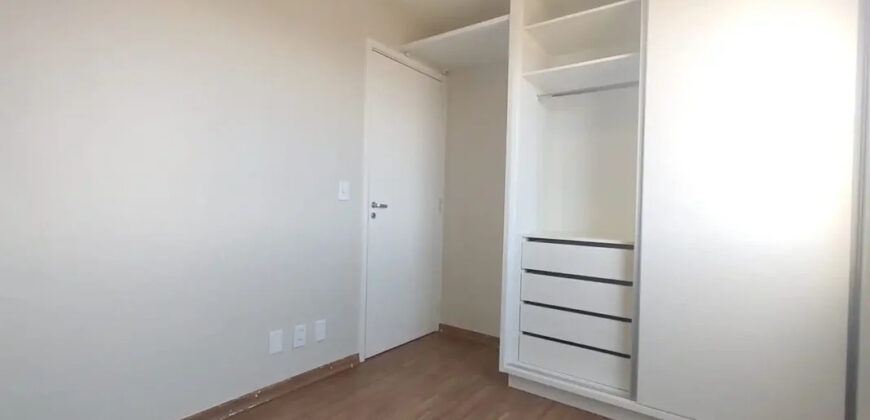 O CONDOMÍNIO JARDINS DAS ACÁCIAS POSSUI UMA EXCELENTE LOCALIZAÇÃO, PRÓXIMO A MERCADOS, FARMÁCIAS, POSTOS DE GASOLINA E PADARIAS, CONTA COM PORTARIA E RONDA 24HRS, E OFERECE CONFORTO E LAZER NOS PLAYGROUNDS PARA CRIANÇAS, CHURRASQUEIRA, QUADRA ESPORTIVA E SALA DE JOGOS.