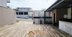 IMAGINE MORAR EM UMA CASA DE ALTO PADRÃO NO CONDOMÍNIO QUINTA DOS IPÊS, LOCALIZADO NO TRANQUILO BAIRRO JARDIM BOTÂNICO, EM BRASÍLIA. COM 3 DORMITÓRIOS, SENDO 2 SUÍTES, ESTE IMÓVEL COMBINA CONFORTO, PRATICIDADE E UM ESTILO DE VIDA SOFISTICADO, PERFEITO PARA QUEM BUSCA ESPAÇO E QUALIDADE DE VIDA PERTO DO OURO VERMELHO II.