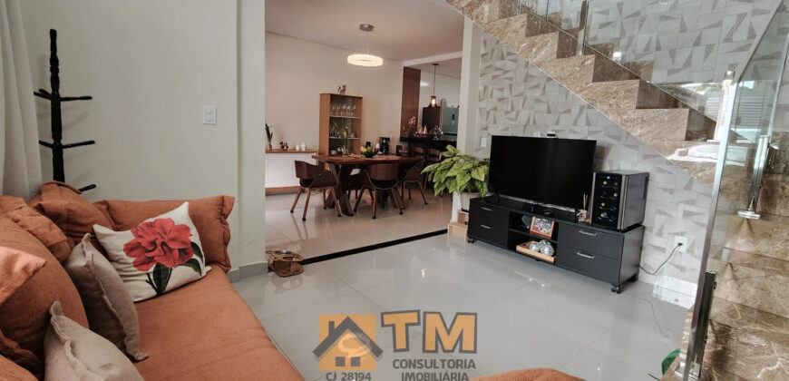 IMAGINE MORAR EM UMA CASA DE ALTO PADRÃO NO CONDOMÍNIO QUINTA DOS IPÊS, LOCALIZADO NO TRANQUILO BAIRRO JARDIM BOTÂNICO, EM BRASÍLIA. COM 3 DORMITÓRIOS, SENDO 2 SUÍTES, ESTE IMÓVEL COMBINA CONFORTO, PRATICIDADE E UM ESTILO DE VIDA SOFISTICADO, PERFEITO PARA QUEM BUSCA ESPAÇO E QUALIDADE DE VIDA PERTO DO OURO VERMELHO II.