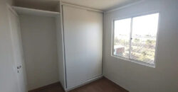 O CONDOMÍNIO JARDINS DAS ACÁCIAS POSSUI UMA EXCELENTE LOCALIZAÇÃO, PRÓXIMO A MERCADOS, FARMÁCIAS, POSTOS DE GASOLINA E PADARIAS, CONTA COM PORTARIA E RONDA 24HRS, E OFERECE CONFORTO E LAZER NOS PLAYGROUNDS PARA CRIANÇAS, CHURRASQUEIRA, QUADRA ESPORTIVA E SALA DE JOGOS.