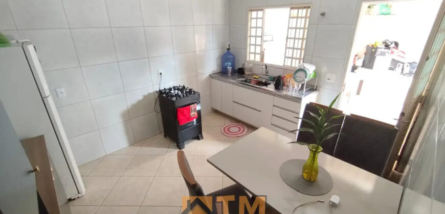 EXCELENTE CASA COM 2 QUARTOS, PROXIMO AO SUPER MERCADO CONQUISTA, E PARADA DE ONIBUS, NO BAIRRO MORRO DA CRUZ, EM SÃO SEBASTIÃO/DF.