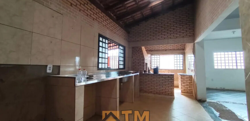 CASA COM 4 QUARTOS, NO BAIRRO MORRO DA CRUZ EM SÃO SEBASTIÃO DF. LOTE DE 400 METROS, PRÓXIMO A CHÁCARA DA ESCOLA MASTER.