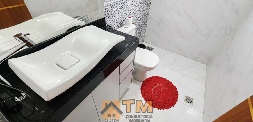 IMAGINE MORAR EM UMA CASA DE ALTO PADRÃO NO CONDOMÍNIO QUINTA DOS IPÊS, LOCALIZADO NO TRANQUILO BAIRRO JARDIM BOTÂNICO, EM BRASÍLIA. COM 3 DORMITÓRIOS, SENDO 2 SUÍTES, ESTE IMÓVEL COMBINA CONFORTO, PRATICIDADE E UM ESTILO DE VIDA SOFISTICADO, PERFEITO PARA QUEM BUSCA ESPAÇO E QUALIDADE DE VIDA PERTO DO OURO VERMELHO II.