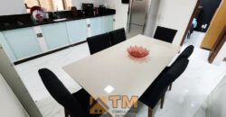 MARAVILHOSO SOBRADO COM FINO ACABAMENTO, COM ARMÁRIOS PLANEJADOS, PORCELANATO, COM 2 LAJES, ESTRUTURA PARA MAIS 1 ANDAR, NO BAIRRO RESIDENCIAL VITÓRIA, EM SÃO SEBASTIÃO/DF.