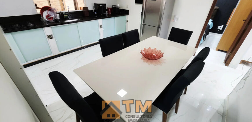 MARAVILHOSO SOBRADO COM FINO ACABAMENTO, COM ARMÁRIOS PLANEJADOS, PORCELANATO, COM 2 LAJES, ESTRUTURA PARA MAIS 1 ANDAR, NO BAIRRO RESIDENCIAL VITÓRIA, EM SÃO SEBASTIÃO/DF.