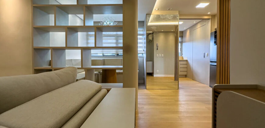 Descubra um aconchegante apartamento totalmente decorado para você, todo com mobília nova. Uma linda vista, bem localizado, oferece o equilíbrio perfeito entre conforto e praticidade para seu estilo de vida, em uma das melhores quadras da Asa Norte, SQN 314, em Brasília/DF.